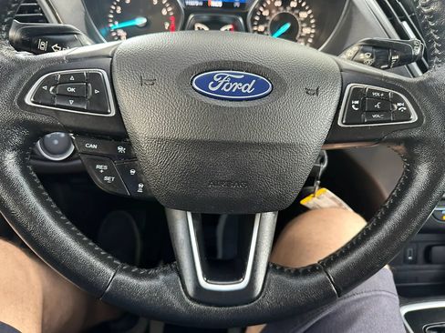Used 2018 Ford Escape SEL w/ Ford Safe & Smart Package AWD/4WD image 19