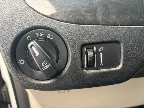 Used 2015 RAM C/V Tradesman w/ UConnect Hands-Free Group image 17