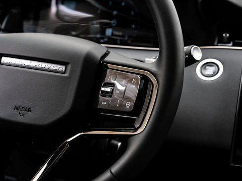 Used 2024 Land Rover Range Rover Evoque S image 22