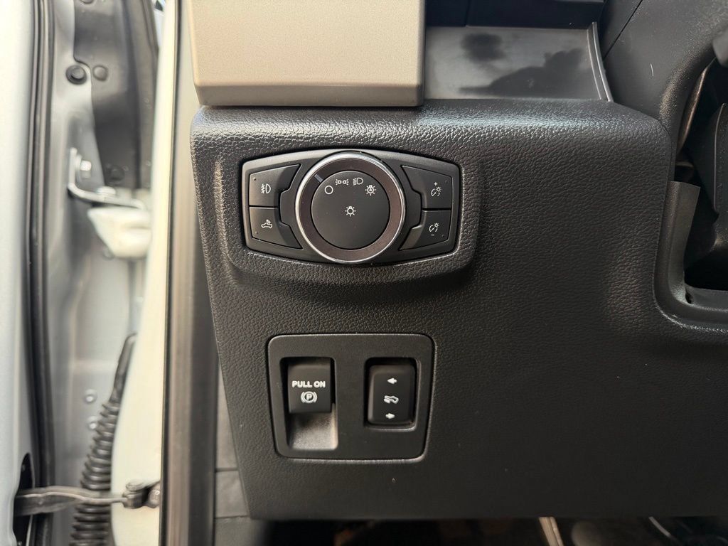 Used 2019 Ford F150 Lariat RWD image 13