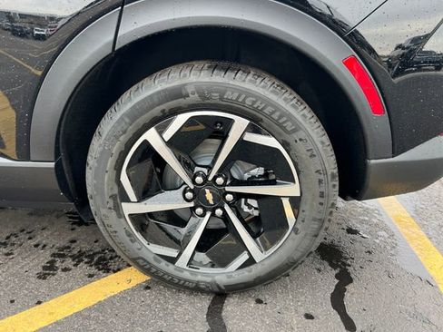 New 2026 Chevrolet Equinox EV LT image 27