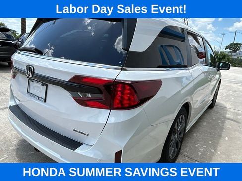 Used 2025 Honda Odyssey Touring image 9