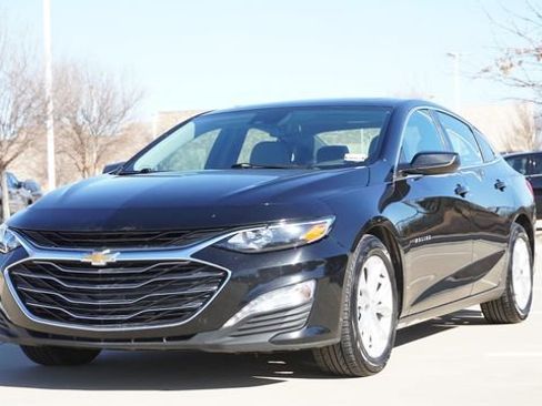 Used 2024 Chevrolet Malibu LT image 3