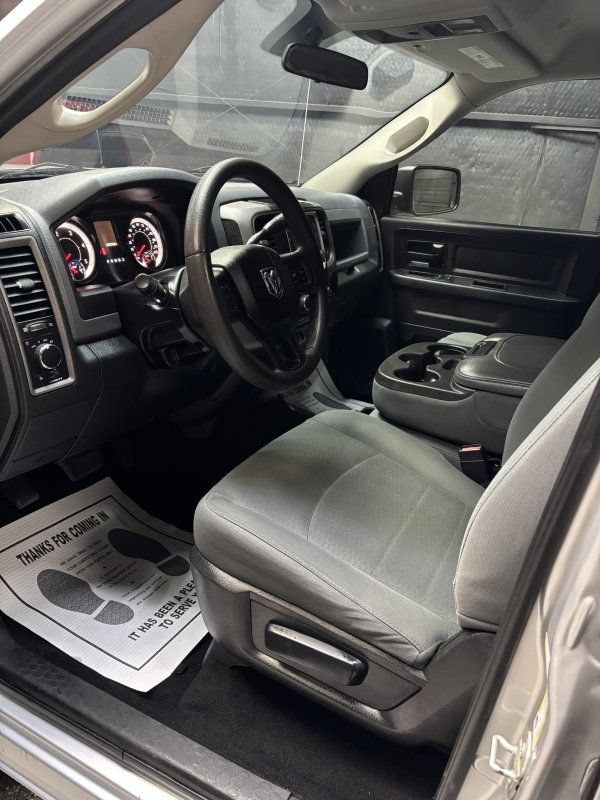 Used 2018 RAM 2500 Tradesman w/ Chrome Appearance Group AWD/4WD image 8