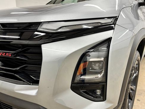 Used 2025 Chevrolet Equinox RS w/ Safety and Technology Package FWD image 9