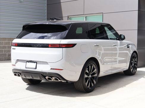 Used 2025 Land Rover Range Rover Sport Dynamic SE AWD/4WD image 7