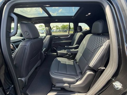 New 2026 GMC Acadia Denali w/ Super Cruise Package AWD/4WD image 32