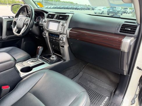 Used 2016 Toyota 4Runner Limited AWD/4WD image 27