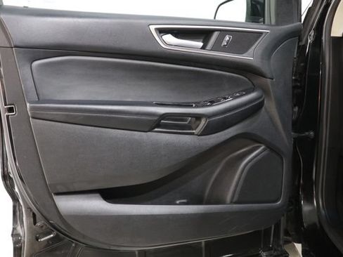 Used 2017 Ford Edge SEL w/ Equipment Group 201A AWD/4WD image 18