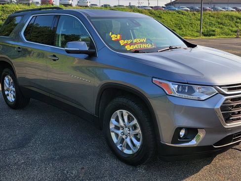 Used 2021 Chevrolet Traverse LT w/ LPO, Floor Liner Package AWD/4WD image 2