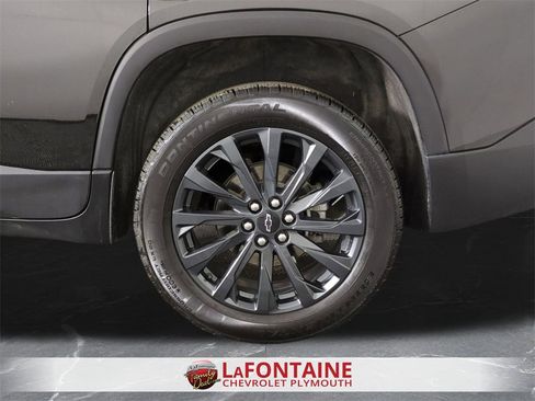 Used 2023 Chevrolet Traverse RS image 33