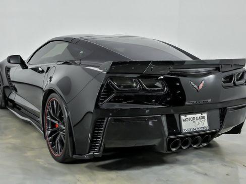 Used 2019 Chevrolet Corvette Z06 RWD image 10