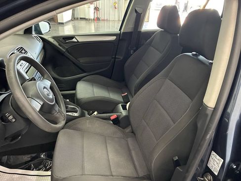Used 2011 Volkswagen Golf 4-Door FWD image 9