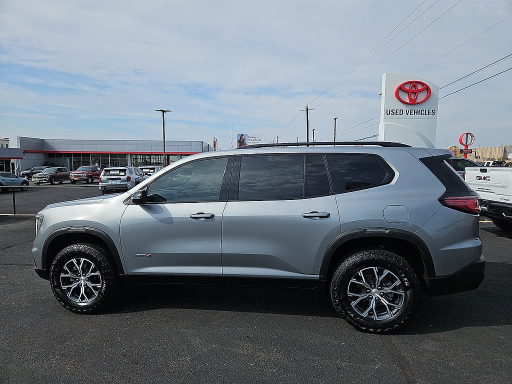 Used 2025 GMC Acadia AT4 w/ Luxury Package AWD/4WD image 2