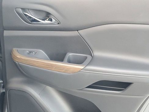 Used 2022 GMC Acadia SLE w/ Driver Convenience Package image 43