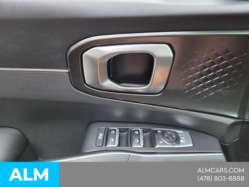Used 2025 Kia Sorento LX FWD image 24
