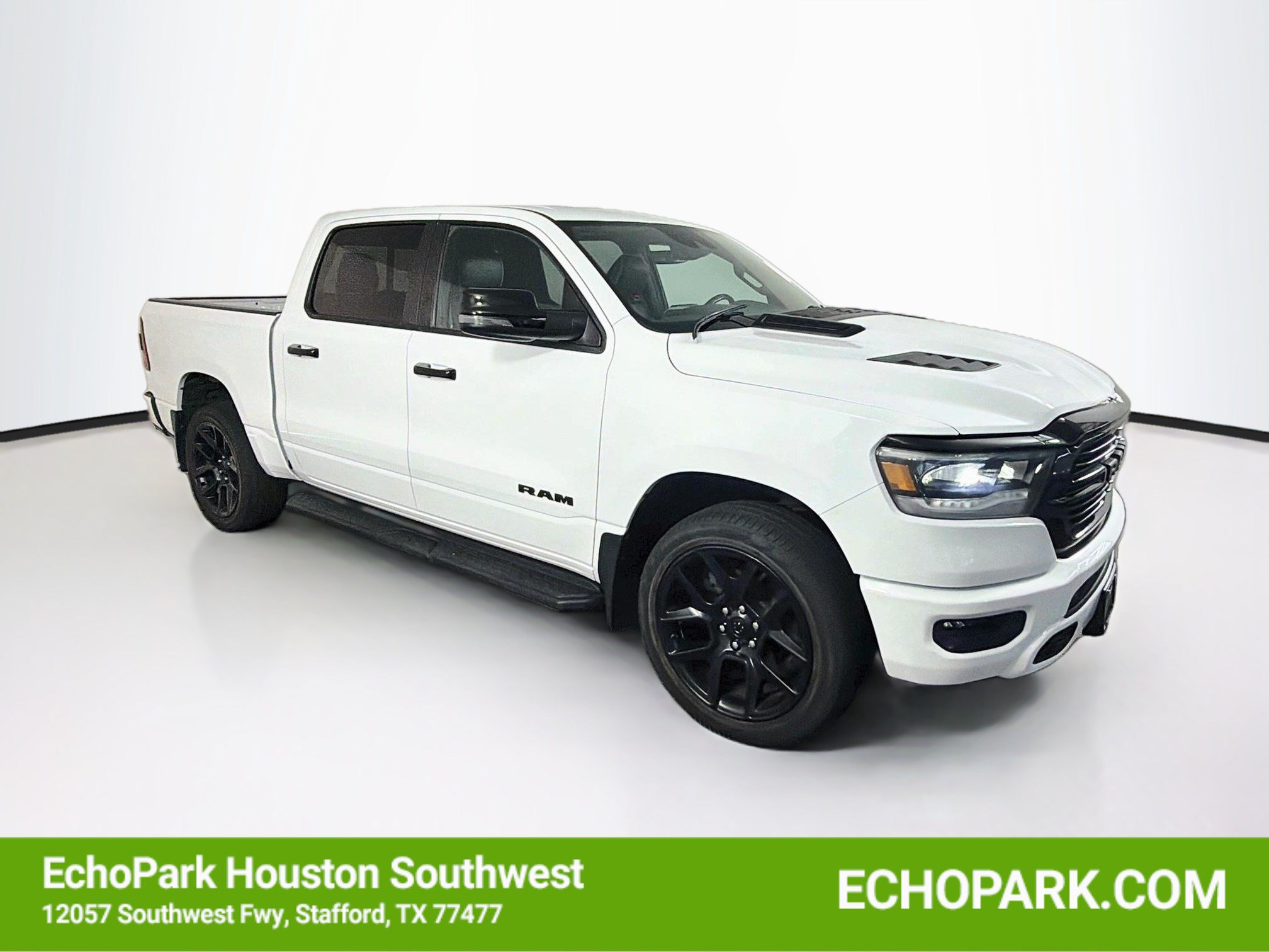 Used 2023 RAM 1500 Laramie AWD/4WD image 1