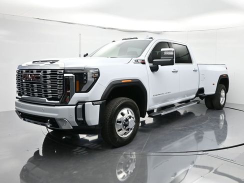 New 2026 GMC Sierra 3500 Denali w/ Technology Package AWD/4WD image 1