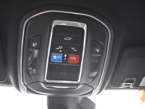 Used 2024 Jeep Grand Cherokee L Laredo image 35