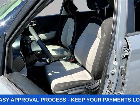Used 2020 Hyundai Venue SEL FWD image 23