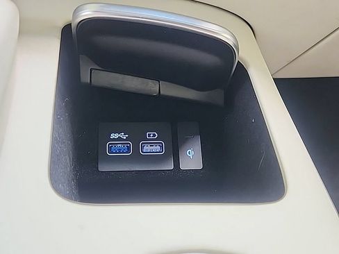 Used 2025 Genesis Electrified GV70 AWD/4WD image 24