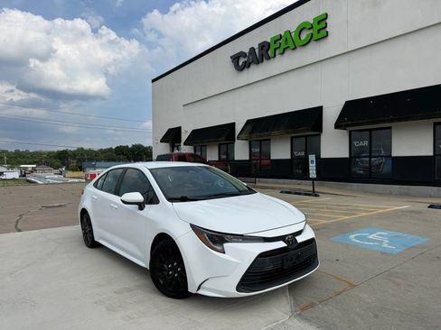 Used 2023 Toyota Corolla LE FWD image 1