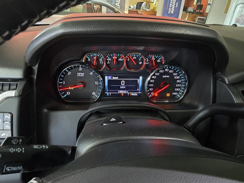 Used 2017 GMC Yukon SLT w/ Premium Edition AWD/4WD image 36