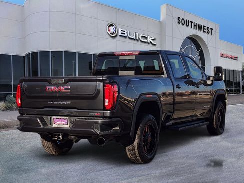 Used 2020 GMC Sierra 2500 AT4 w/ AT4 Premium Package image 5
