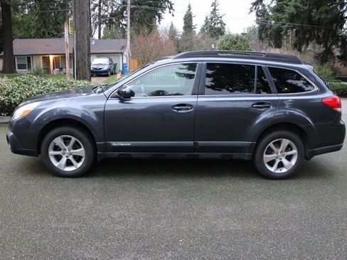 Used 2013 Subaru Outback 2.5i Limited image 14