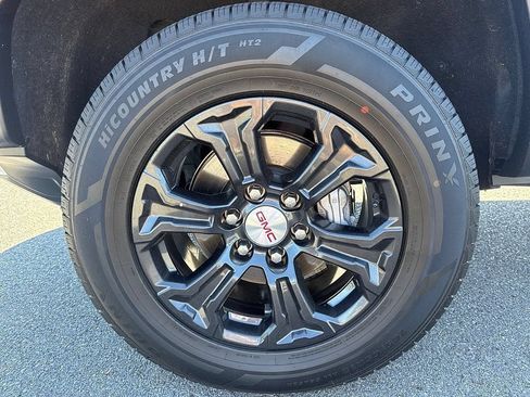 Used 2024 GMC Canyon Elevation RWD image 8