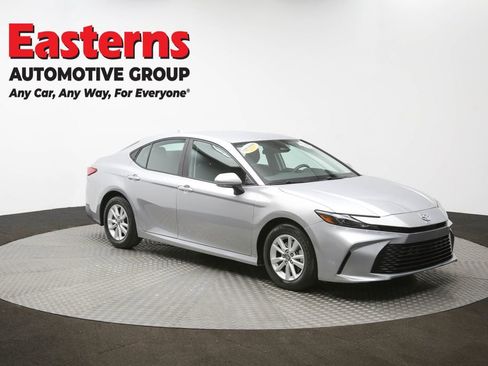 Used 2025 Toyota Camry LE image 51