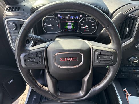 Used 2022 GMC Sierra 1500 AT4 w/ AT4 Premium Package image 18
