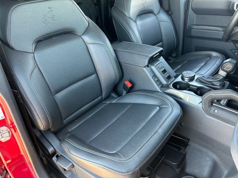 New 2025 Ford Bronco Badlands w/ Sasquatch Package AWD/4WD image 19
