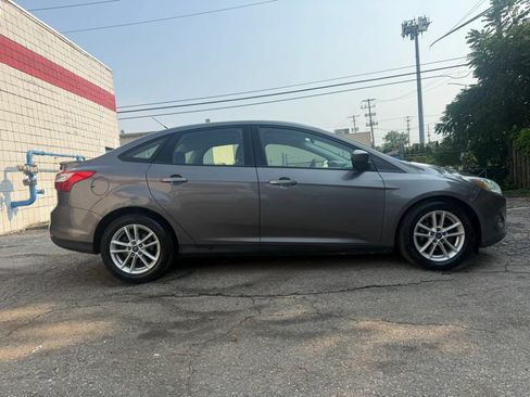 Used 2012 Ford Focus SE FWD image 4