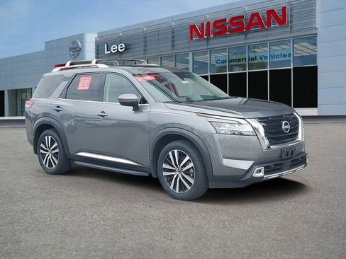 Certified 2023 Nissan Pathfinder Platinum w/ Cargo Package AWD/4WD image 1