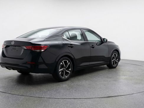 Used 2025 Nissan Sentra SV image 9