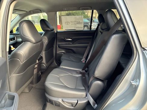 New 2026 Toyota Grand Highlander XLE image 16