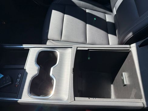 Used 2025 GMC Acadia Elevation w/ Elevation Premium Package image 32