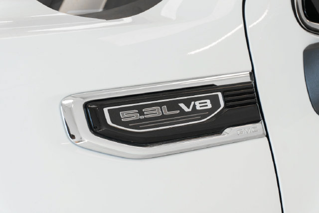 Used 2026 GMC Sierra 1500 SLT AWD/4WD image 3