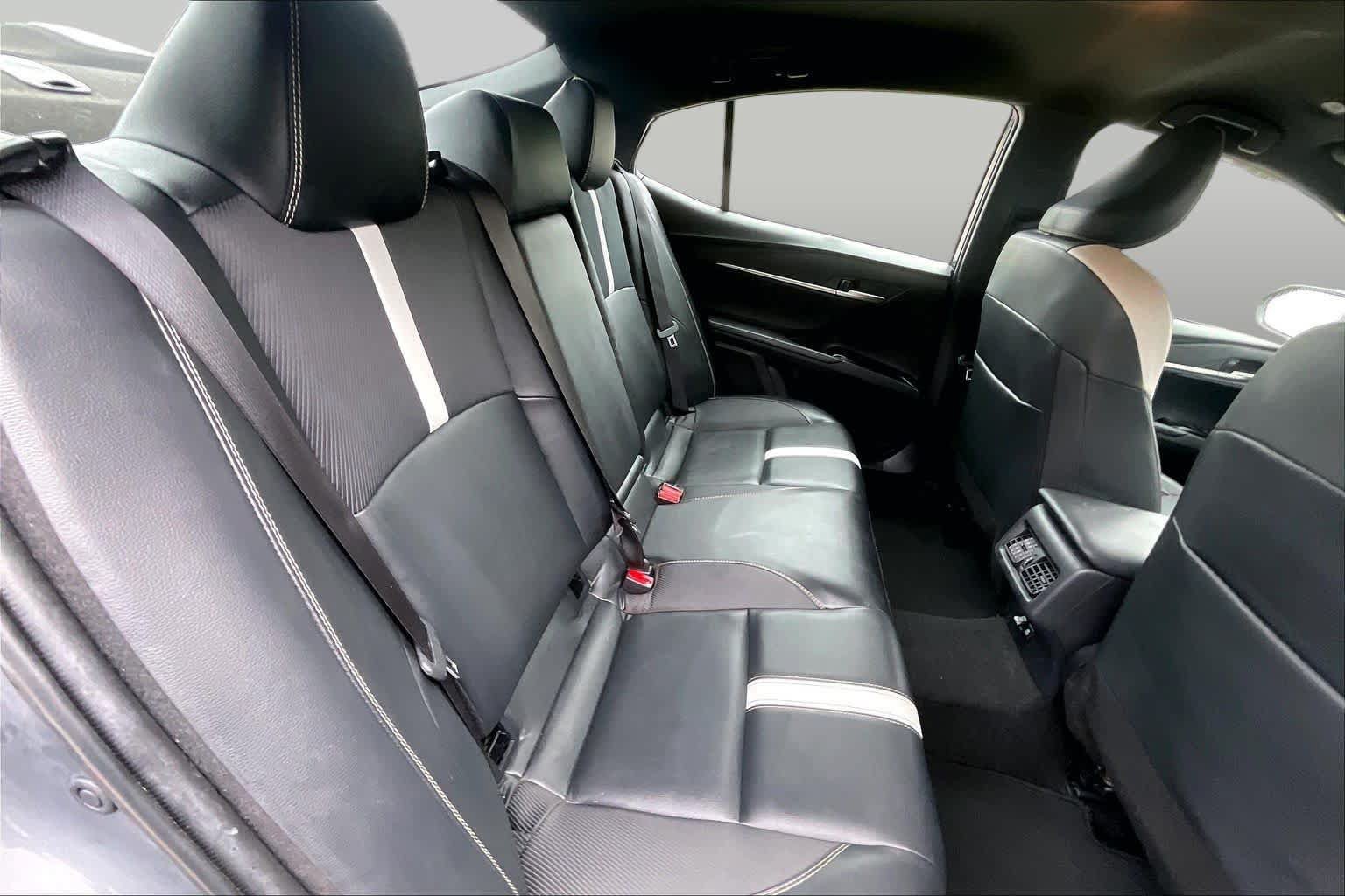 Used 2025 Toyota Camry SE FWD image 19