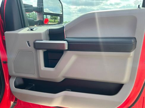 Used 2020 Ford F250 XLT w/ Snow Plow Prep Package AWD/4WD image 12
