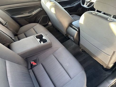 Used 2024 Nissan Altima 2.5 SV image 18