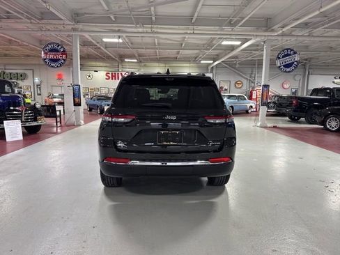 Certified 2024 Jeep Grand Cherokee Limited w/ Luxury Tech Group II image 4