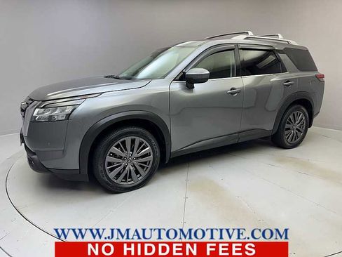 Used 2022 Nissan Pathfinder SL w/ SL Premium Package image 1