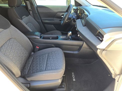 Certified 2025 Nissan Kicks SV image 27