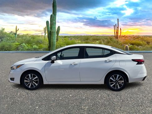 Certified 2025 Nissan Versa SV image 3
