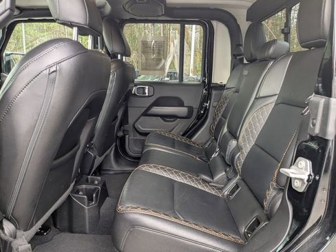 Used 2023 Jeep Gladiator Overland image 14