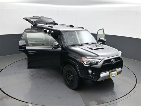 Used 2018 Toyota 4Runner TRD Off-Road Premium image 29