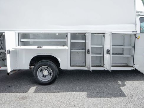 Used 2019 Chevrolet Express 4500 w/ Power Convenience Package RWD image 13