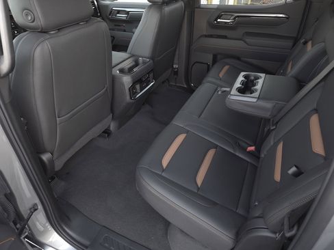 Used 2025 GMC Sierra 1500 AT4 w/ AT4 Premium Package image 31